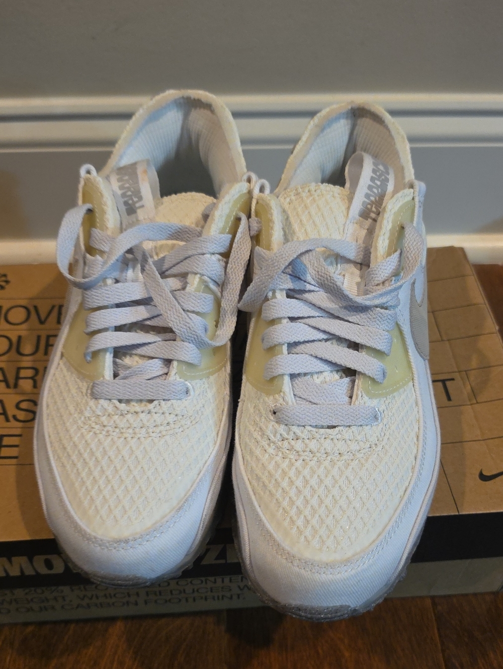 Nike Men's White and Light Gray Low-Top Sneakers
